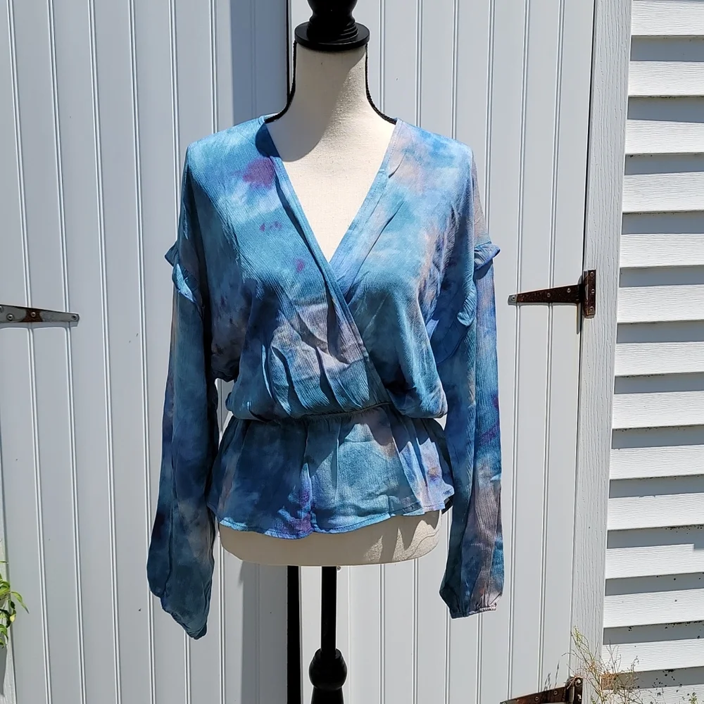 M T S blouse size large - Picture 1 of 9